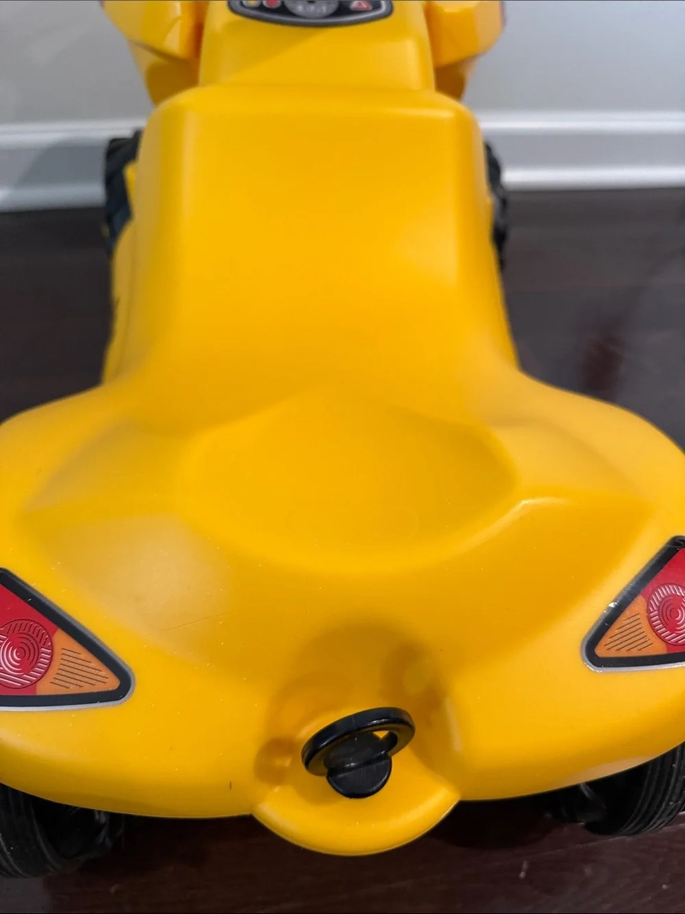 Caterpillar Dump Truck Yellow Ride-On Construction Tractor for Kids!
